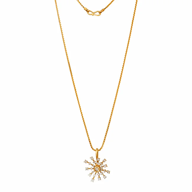 18 KT DIAMOND PENDANT WITH CHAIN 5