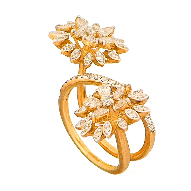 18 KT LADIES DIAMOND FINGER RING