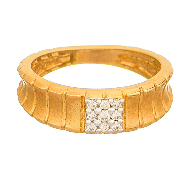 18 KT GENTS DIAMOND FINGER RING