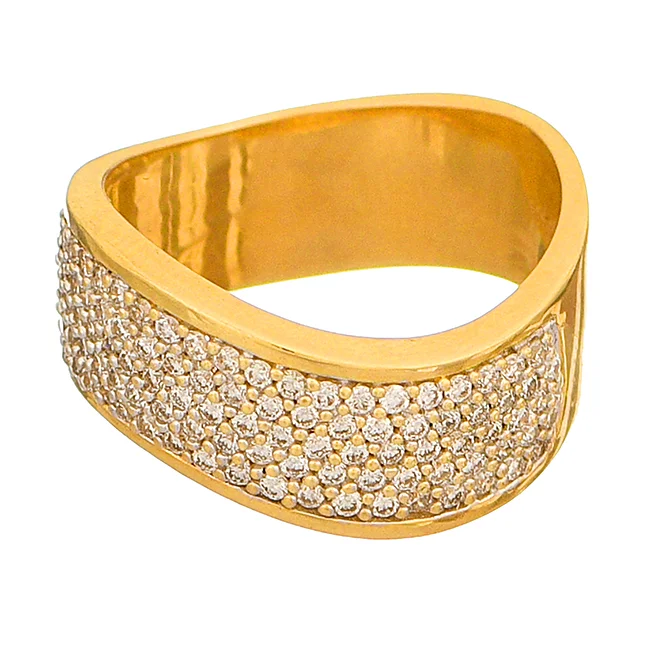 18 KT LADIES DIAMOND FINGER RING 2